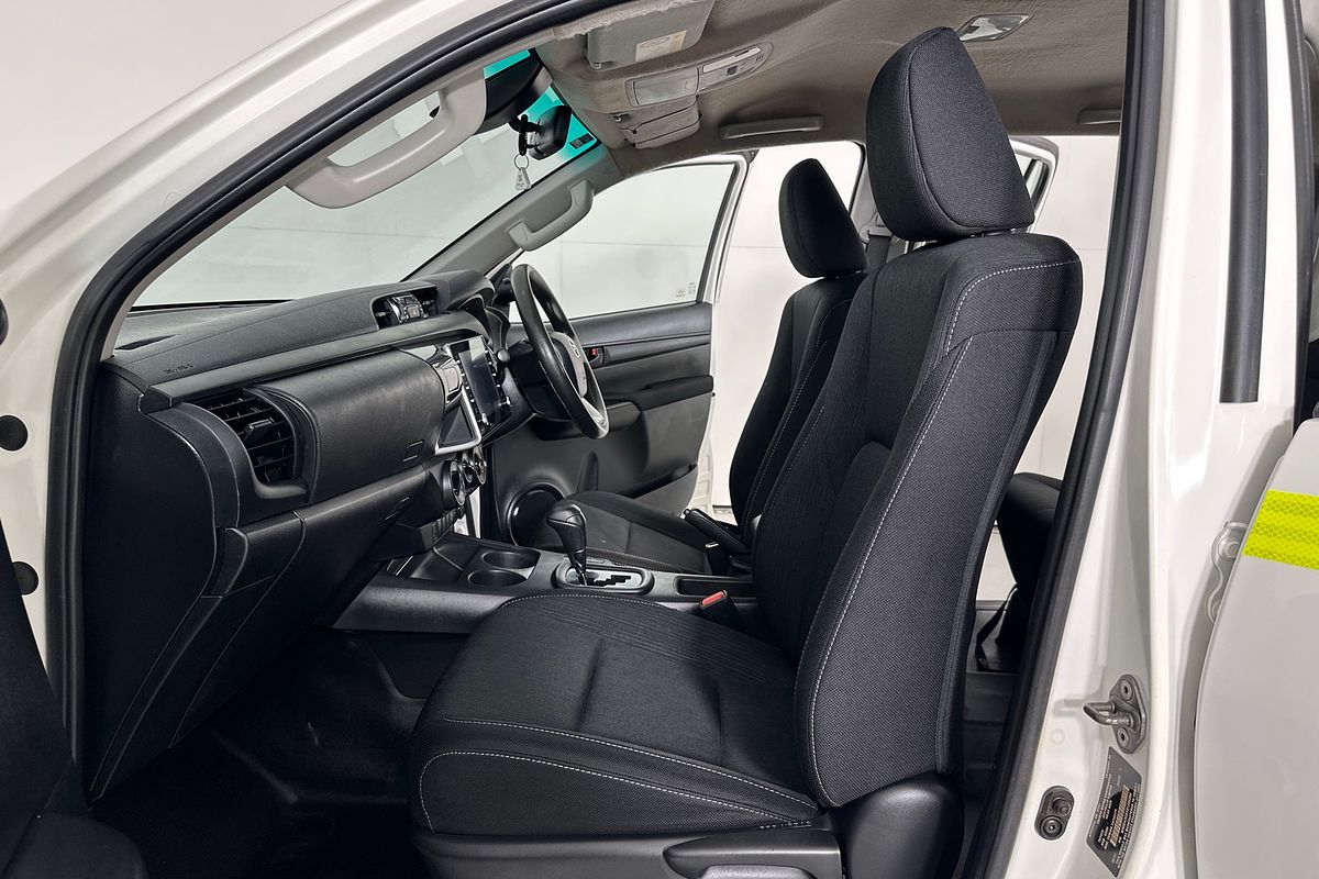 2021 Toyota HILUX SR (4x4) GUN126R 4X4