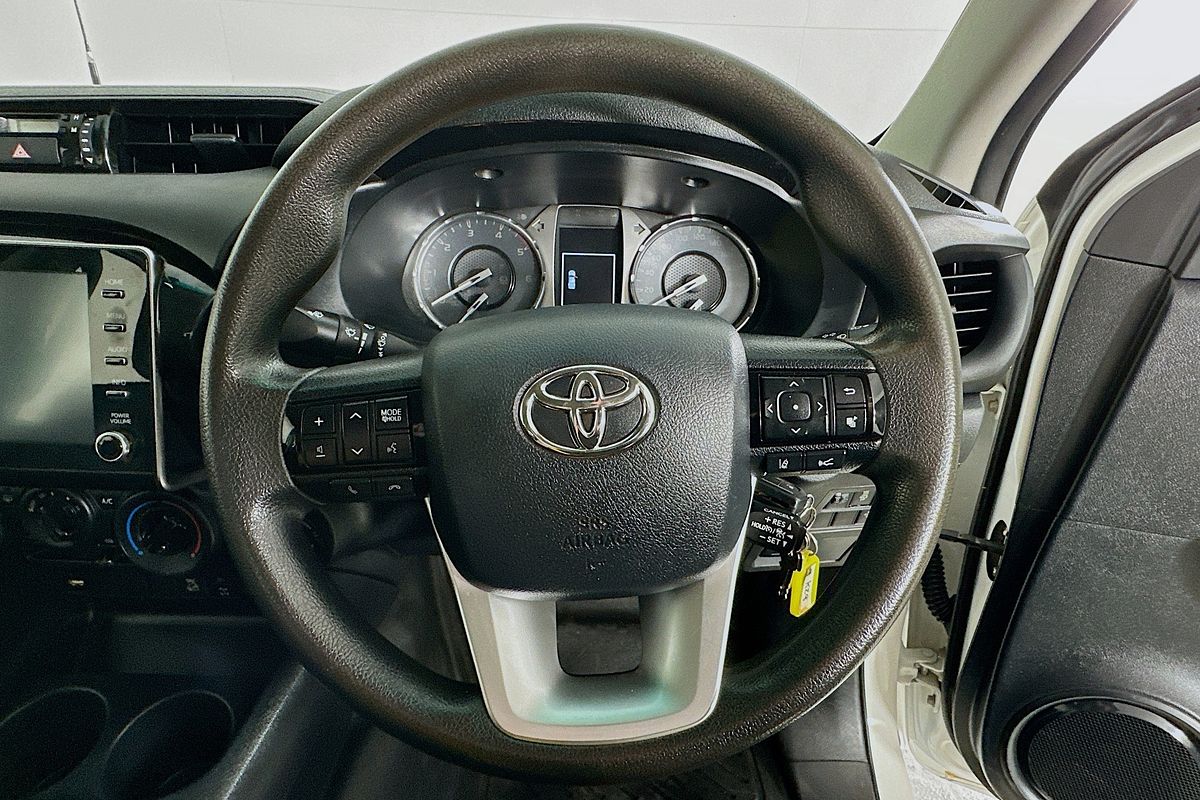 2021 Toyota HILUX SR (4x4) GUN126R FACELIFT 4X4