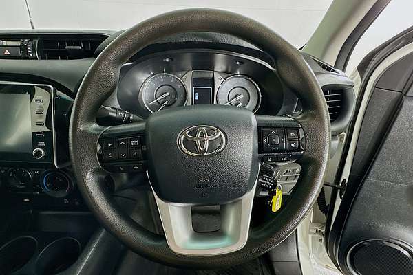2021 Toyota HILUX SR (4x4) GUN126R FACELIFT 4X4