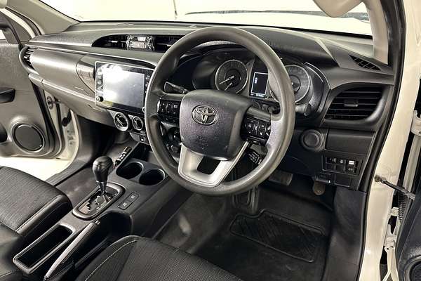 2021 Toyota HILUX SR (4x4) GUN126R FACELIFT 4X4