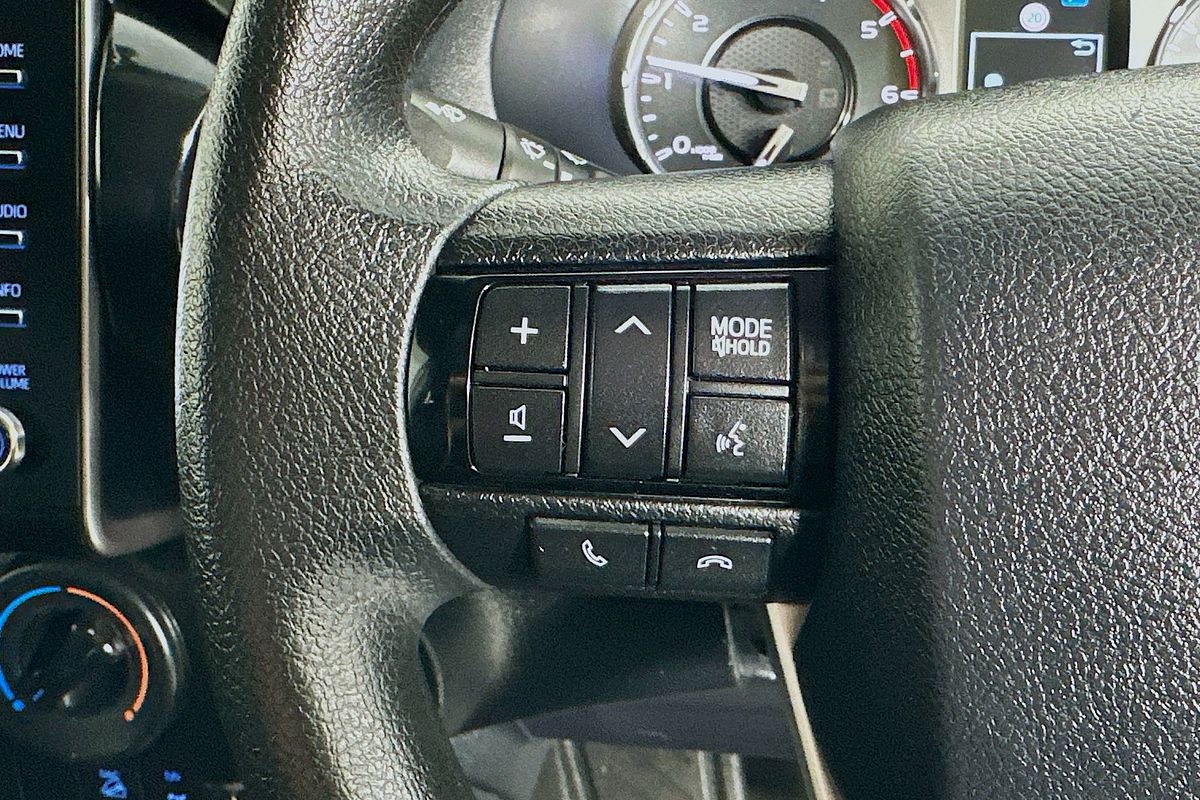 2024 Toyota HILUX SR (4x4) GUN126R FACELIFT 4X4