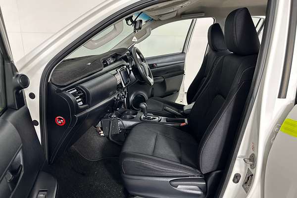 2016 Toyota HILUX SR (4x4) GUN126R 4X4