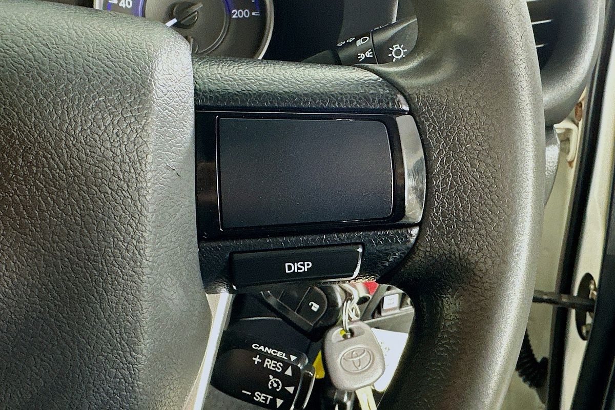 2017 Toyota HILUX SR (4x4) GUN126R 4X4