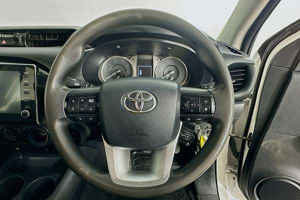 2020 Toyota HILUX SR (4x4) GUN126R FACELIFT 4X4