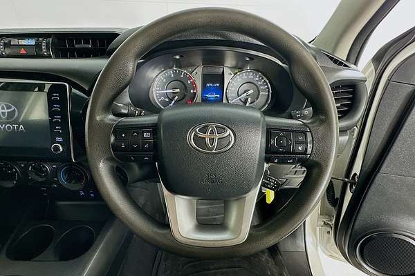 2020 Toyota HILUX SR (4x4) GUN126R FACELIFT 4X4