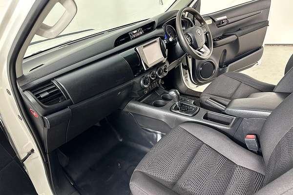2018 Toyota HILUX SR (4x4) GUN126R MY17 4X4