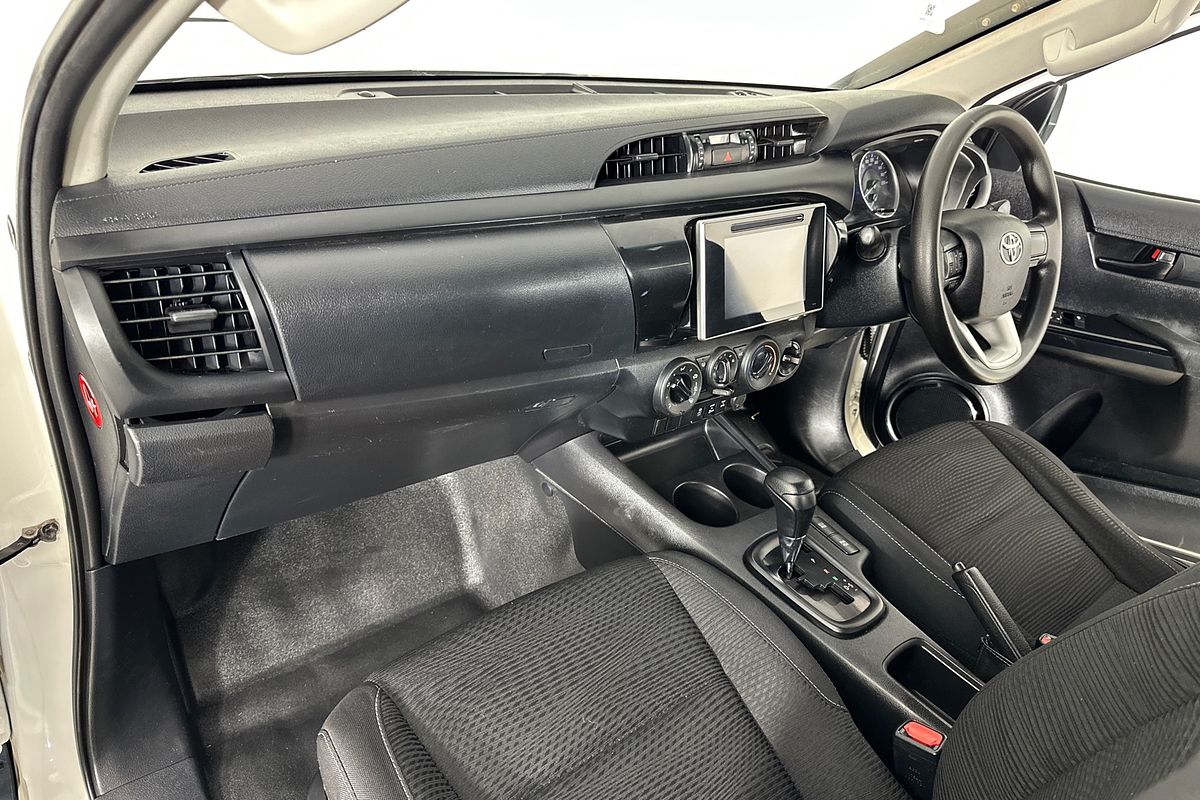 2018 Toyota HILUX SR (4x4) GUN126R MY19 4X4