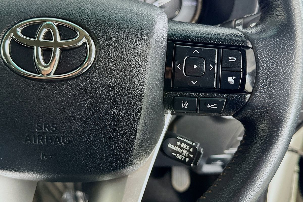 2021 Toyota HILUX SR5 (4x4) GUN126R FACELIFT 4X4