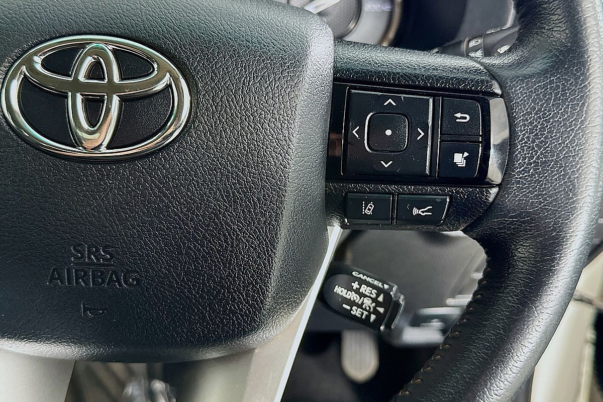 2021 Toyota HILUX SR5 (4x4) GUN126R FACELIFT 4X4