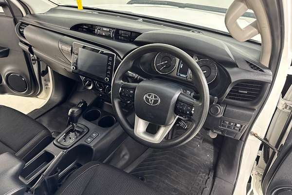 2021 Toyota HILUX SR (4x4) GUN126R FACELIFT 4X4
