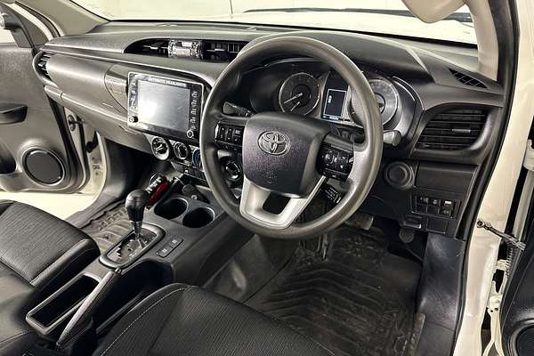 2021 Toyota HILUX SR (4x4) GUN126R FACELIFT 4X4