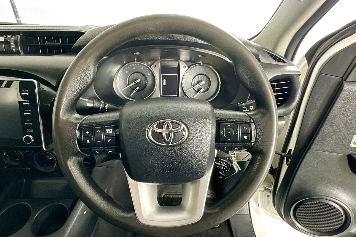 2020 Toyota HILUX SR (4x4) GUN126R FACELIFT 4X4