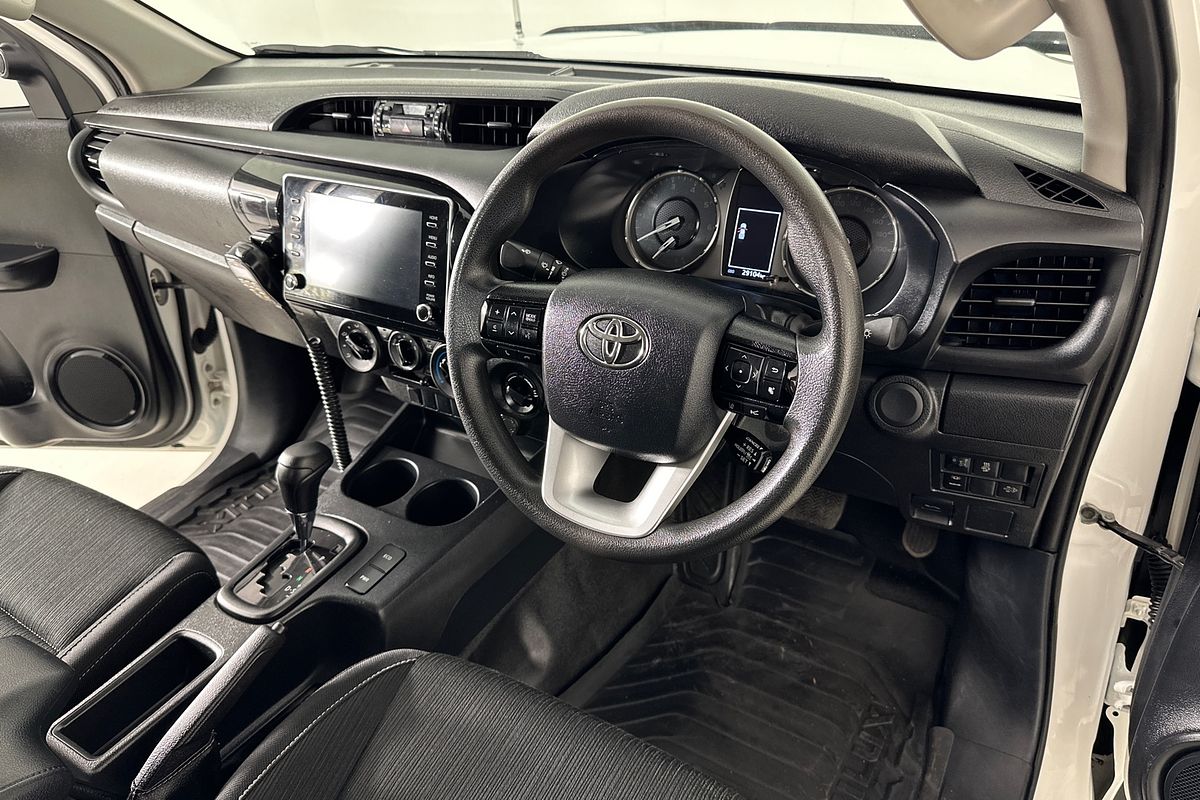2023 Toyota HILUX SR (4x4) GUN126R 4X4