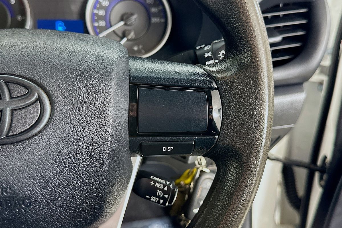 2017 Toyota HILUX SR (4x4) GUN126R 4X4