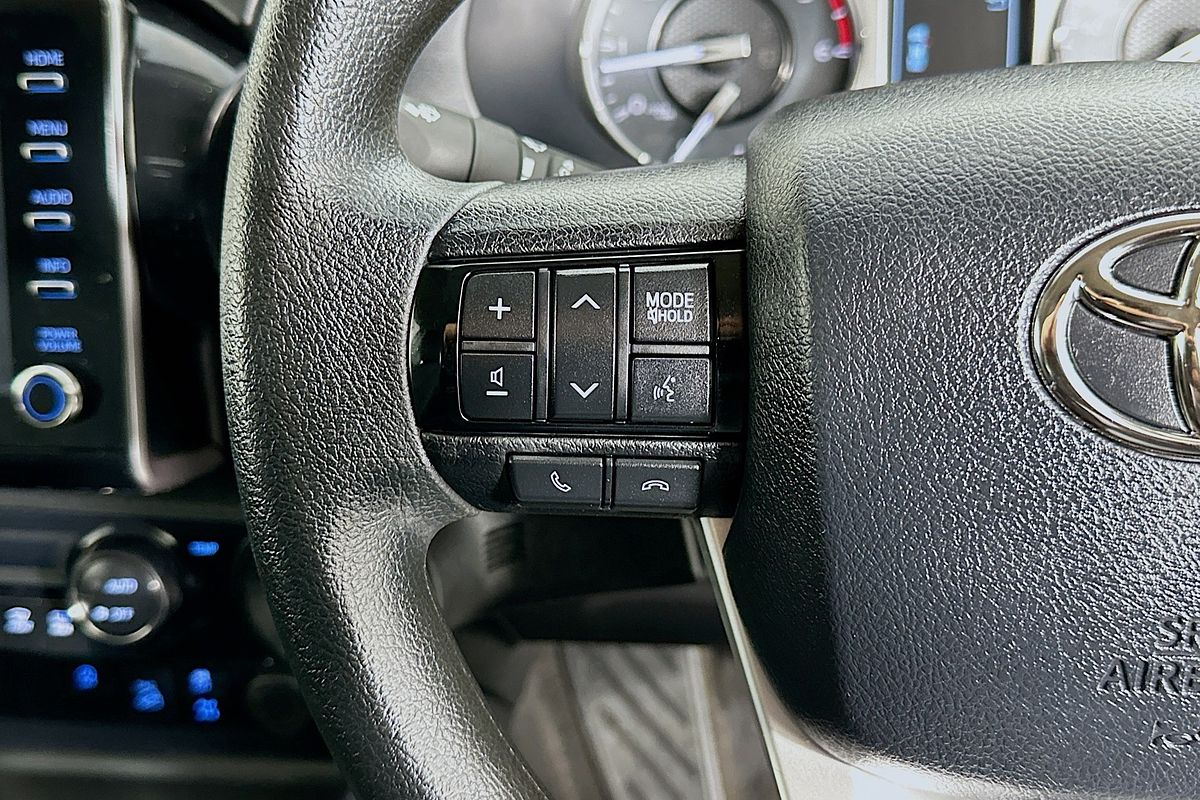 2024 Toyota Hilux SR 48V GUN126R 4X4