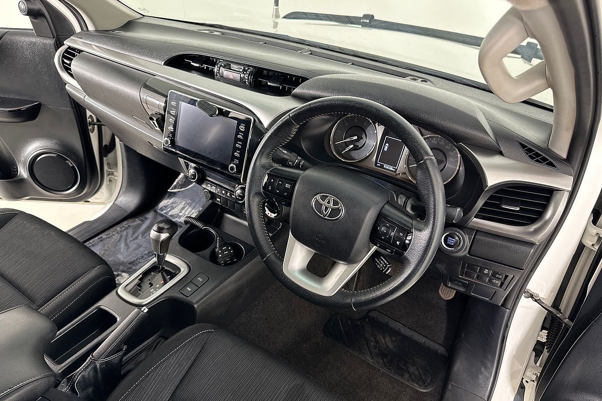 2021 Toyota HILUX SR5 (4x4) GUN126R 4X4
