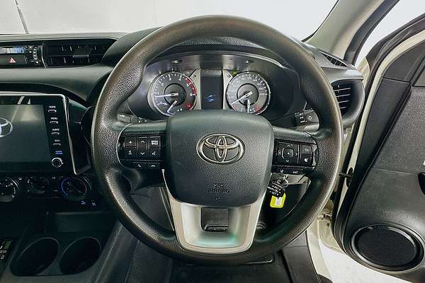 2021 Toyota HILUX SR (4x4) GUN126R FACELIFT 4X4