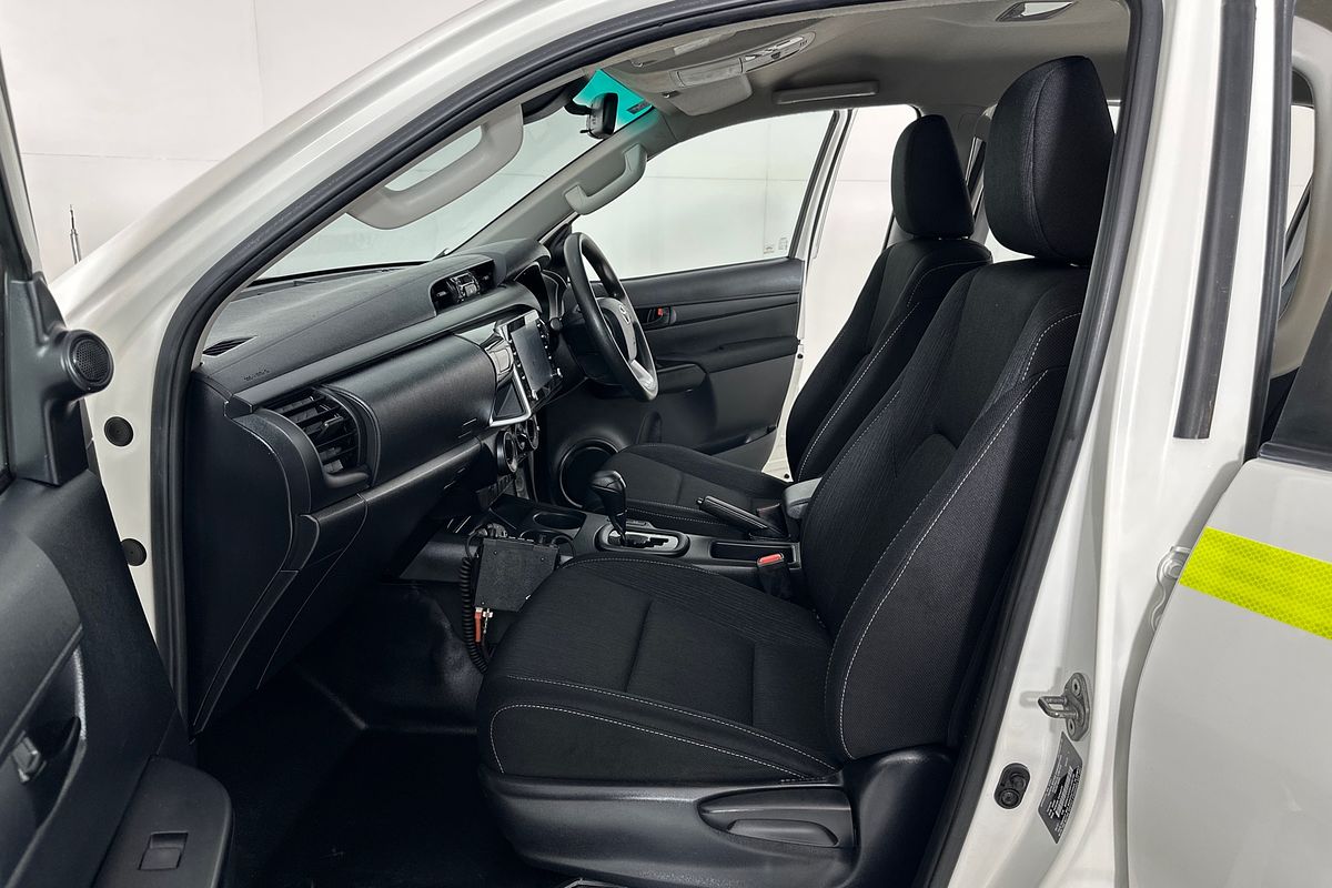 2021 Toyota HILUX SR (4x4) GUN126R FACELIFT 4X4