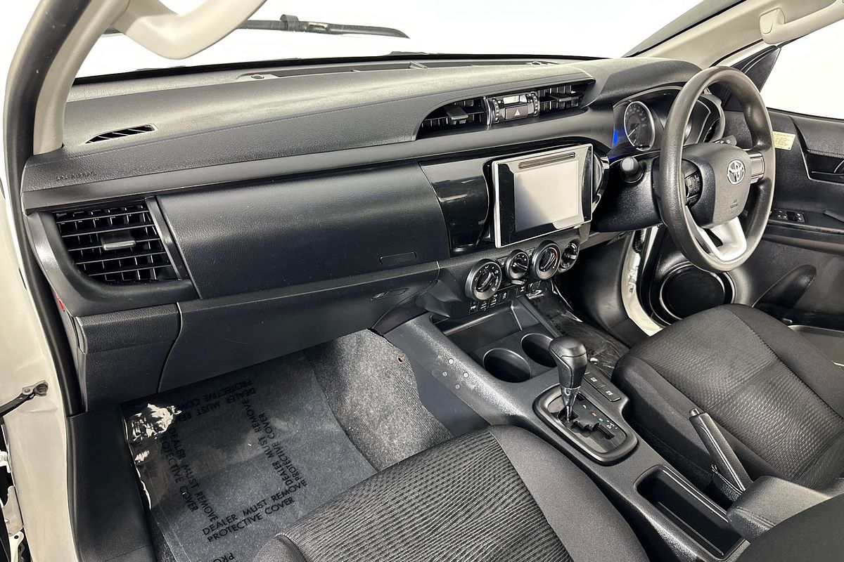 2016 Toyota HILUX SR (4x4) GUN126R 4X4