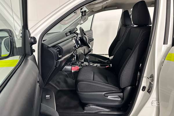 2020 Toyota HILUX SR (4x4) GUN126R MY19 UPGRADE 4X4