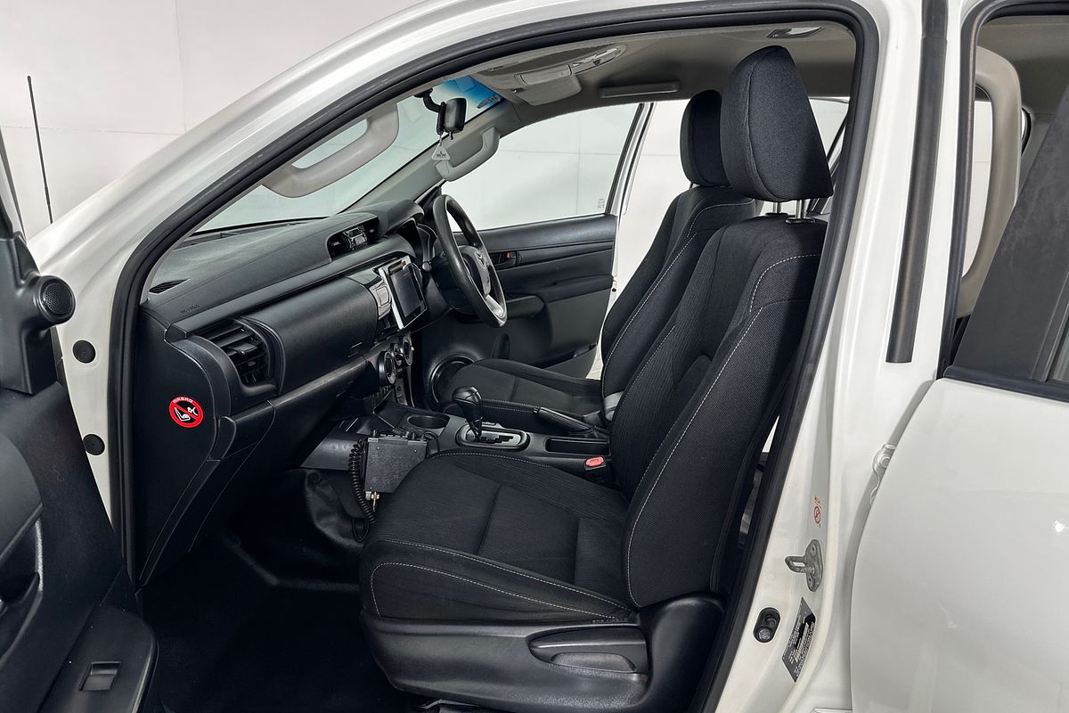2019 Toyota HILUX SR (4x4) GUN126R MY19 4X4