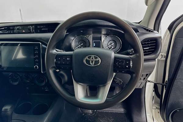 2021 Toyota HILUX SR (4x4) GUN126R FACELIFT 4X4