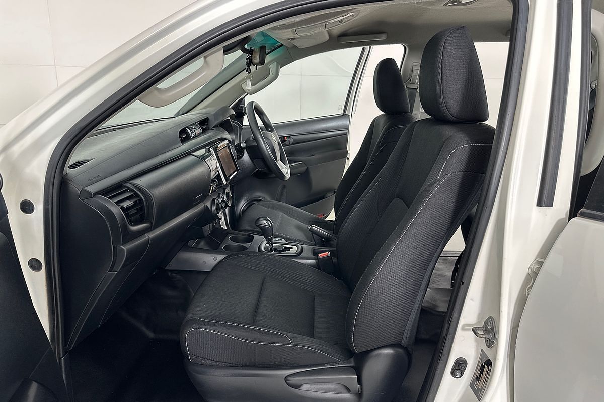 2020 Toyota HILUX SR (4x4) GUN126R MY19 UPGRADE 4X4