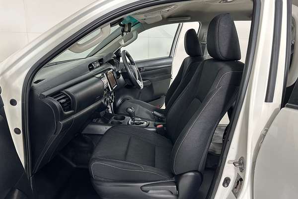 2020 Toyota HILUX SR (4x4) GUN126R MY19 UPGRADE 4X4
