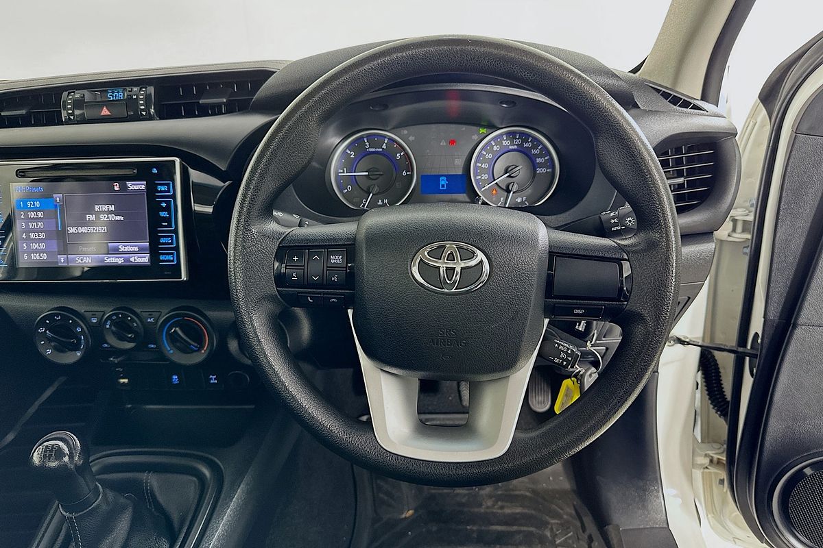 2016 Toyota HILUX SR (4x4) GUN126R 4X4