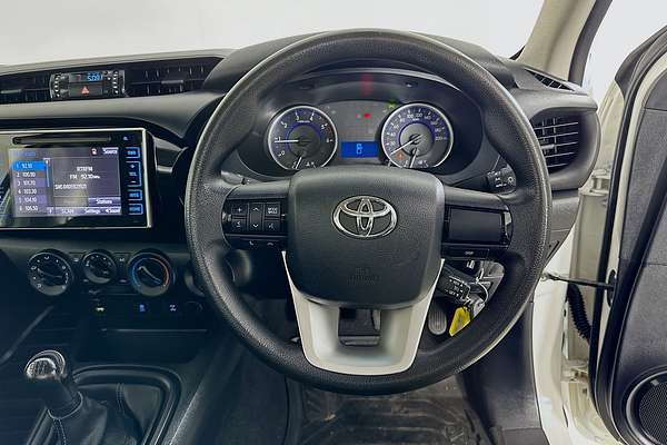 2016 Toyota HILUX SR (4x4) GUN126R 4X4