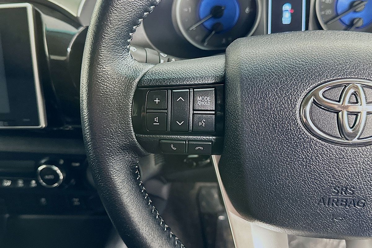 2016 Toyota HILUX SR5 (4x4) GUN126R 4X4