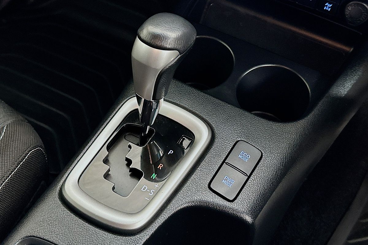 2021 Toyota HILUX SR5 (4x4) GUN126R FACELIFT 4X4