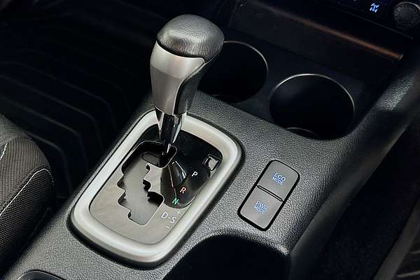 2021 Toyota HILUX SR5 (4x4) GUN126R FACELIFT 4X4