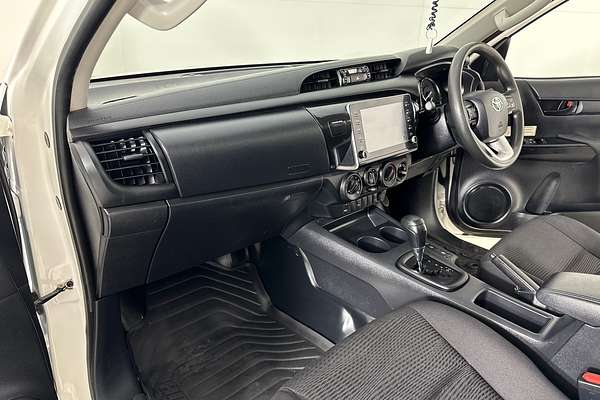 2020 Toyota HILUX SR (4x4) GUN126R MY19 UPGRADE 4X4