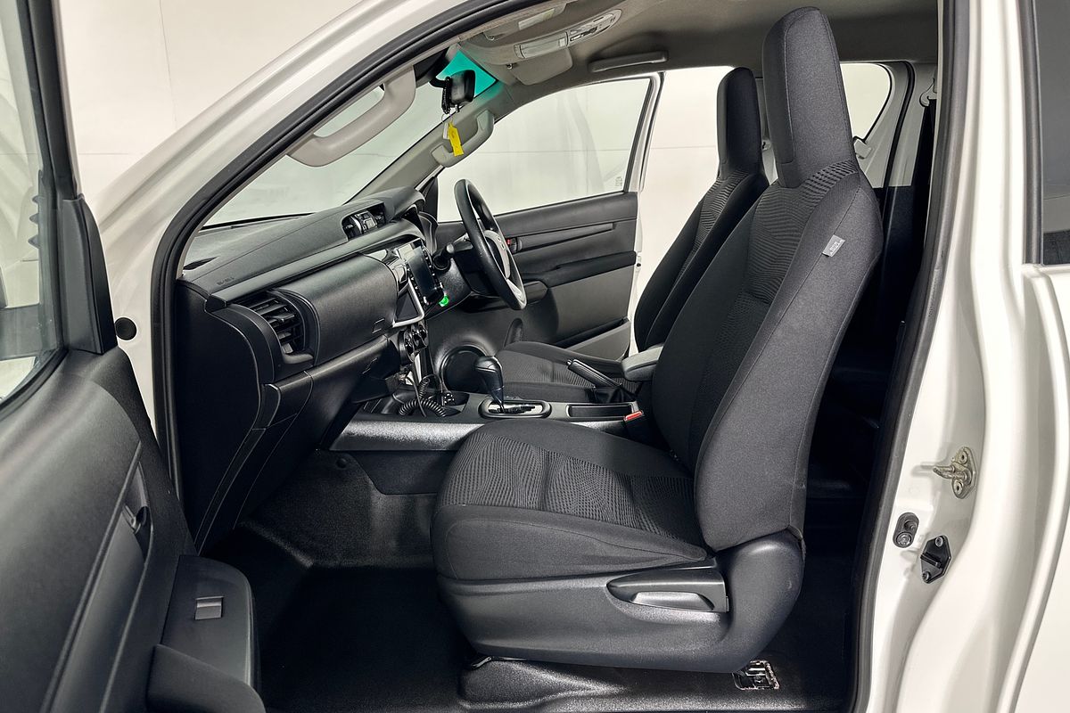 2022 Toyota HILUX SR (4x4) GUN126R 4X4