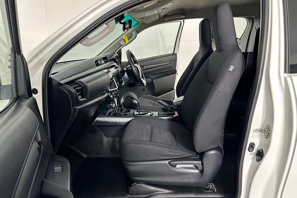 2022 Toyota HILUX SR (4x4) GUN126R 4X4