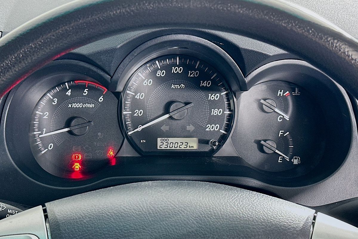 2013 Toyota HILUX SR (4x4) KUN26R MY14 4X4