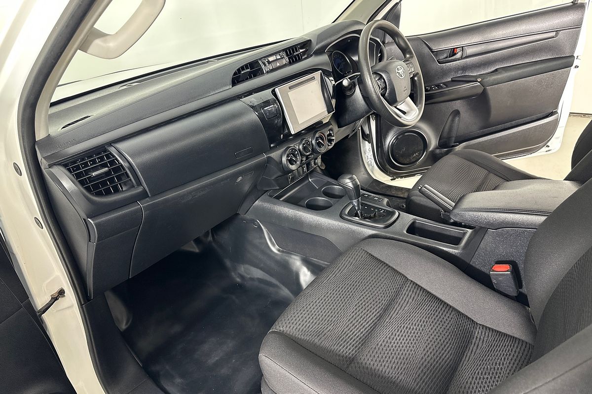 2019 Toyota HILUX SR (4x4) GUN126R MY19 4X4