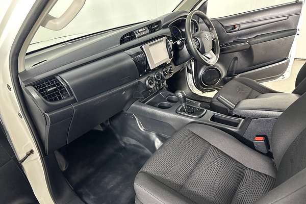 2019 Toyota HILUX SR (4x4) GUN126R MY19 4X4