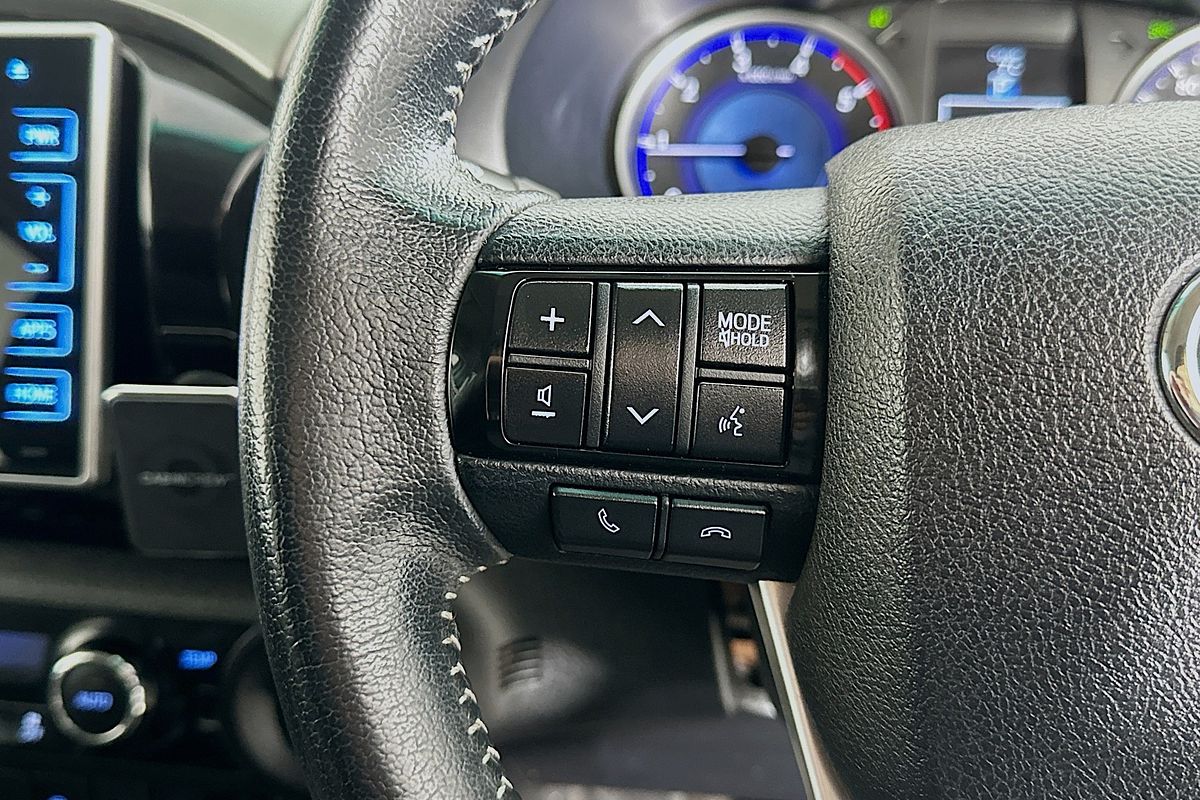 2018 Toyota HILUX SR5 (4x4) GUN126R MY17 4X4