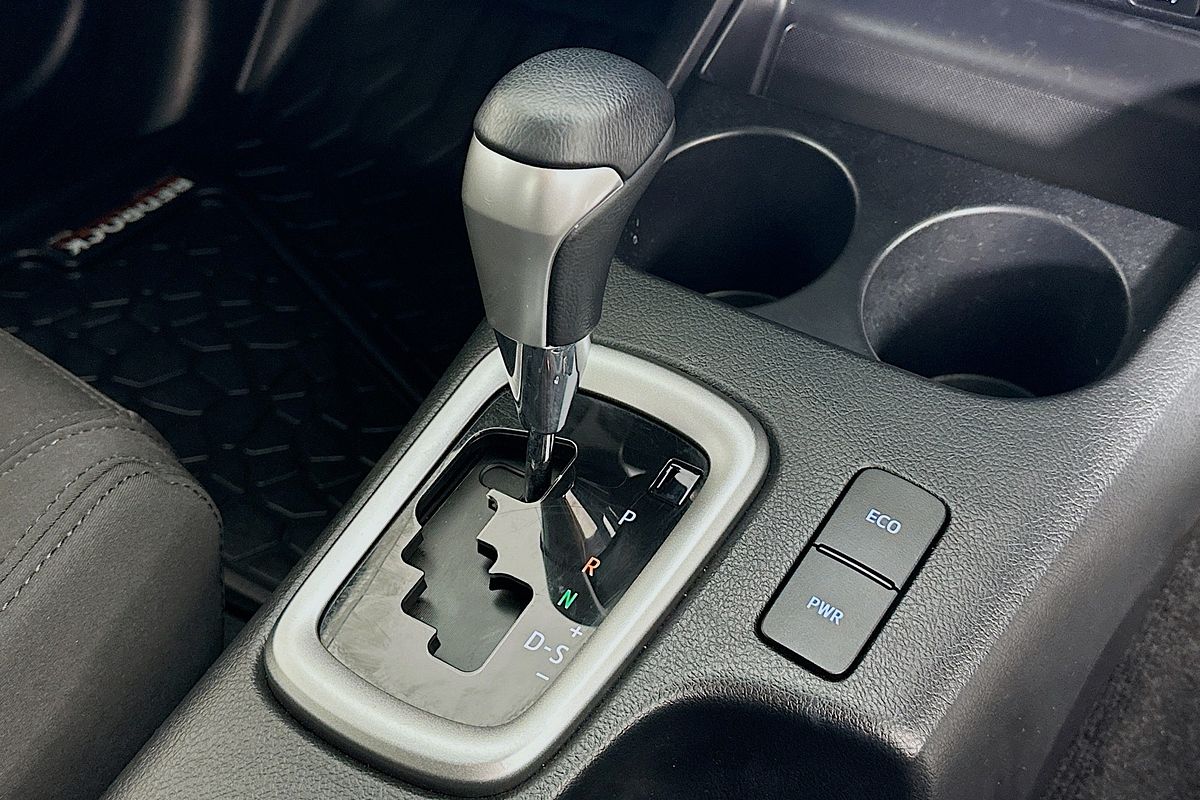 2023 Toyota HILUX SR5 (4x4) GUN126R 4X4