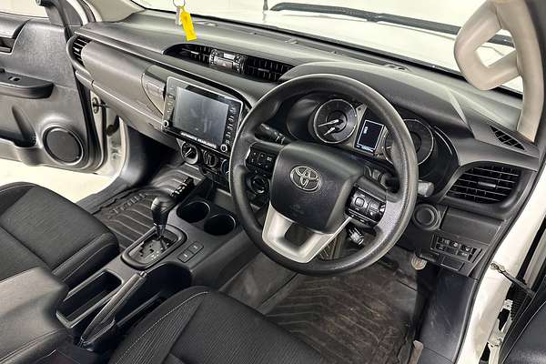 2022 Toyota HILUX SR (4x4) STEEL WHEELS GUN126R 4X4