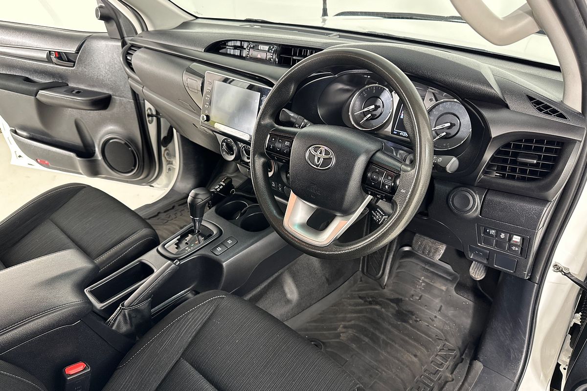 2021 Toyota HILUX SR (4x4) GUN126R FACELIFT 4X4