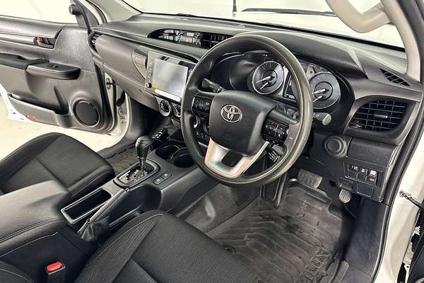 2021 Toyota HILUX SR (4x4) GUN126R FACELIFT 4X4
