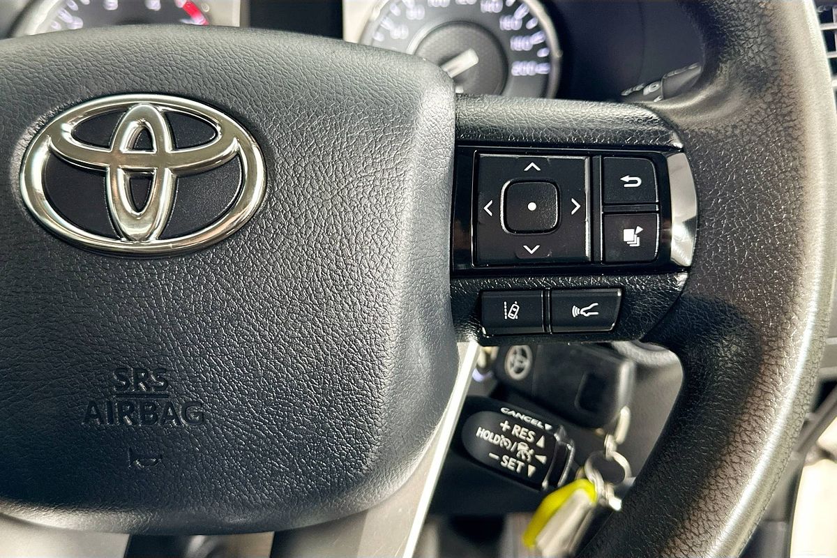 2020 Toyota HILUX SR (4x4) GUN126R FACELIFT 4X4