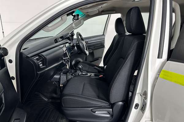 2021 Toyota HILUX SR (4x4) GUN126R FACELIFT 4X4