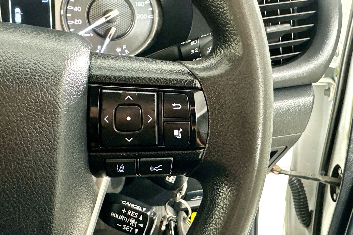 2020 Toyota HILUX SR (4x4) GUN126R FACELIFT 4X4