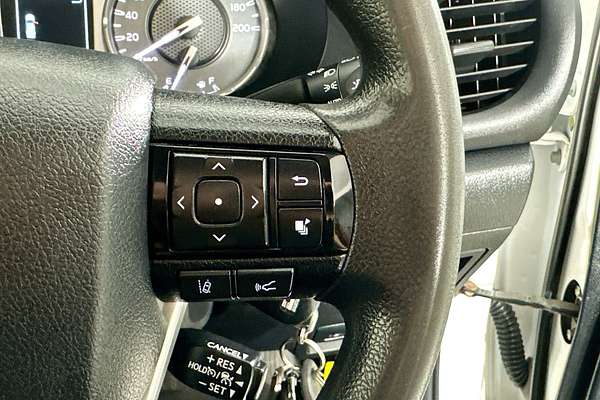 2020 Toyota HILUX SR (4x4) GUN126R FACELIFT 4X4