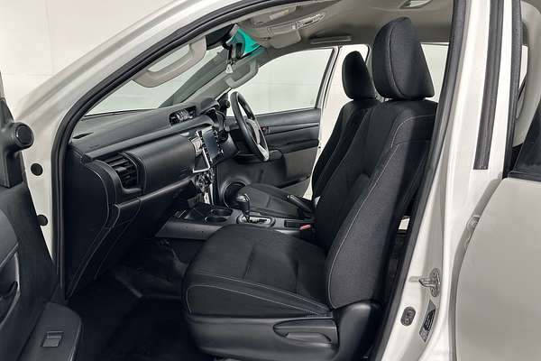 2022 Toyota HILUX SR (4x4) GUN126R 4X4