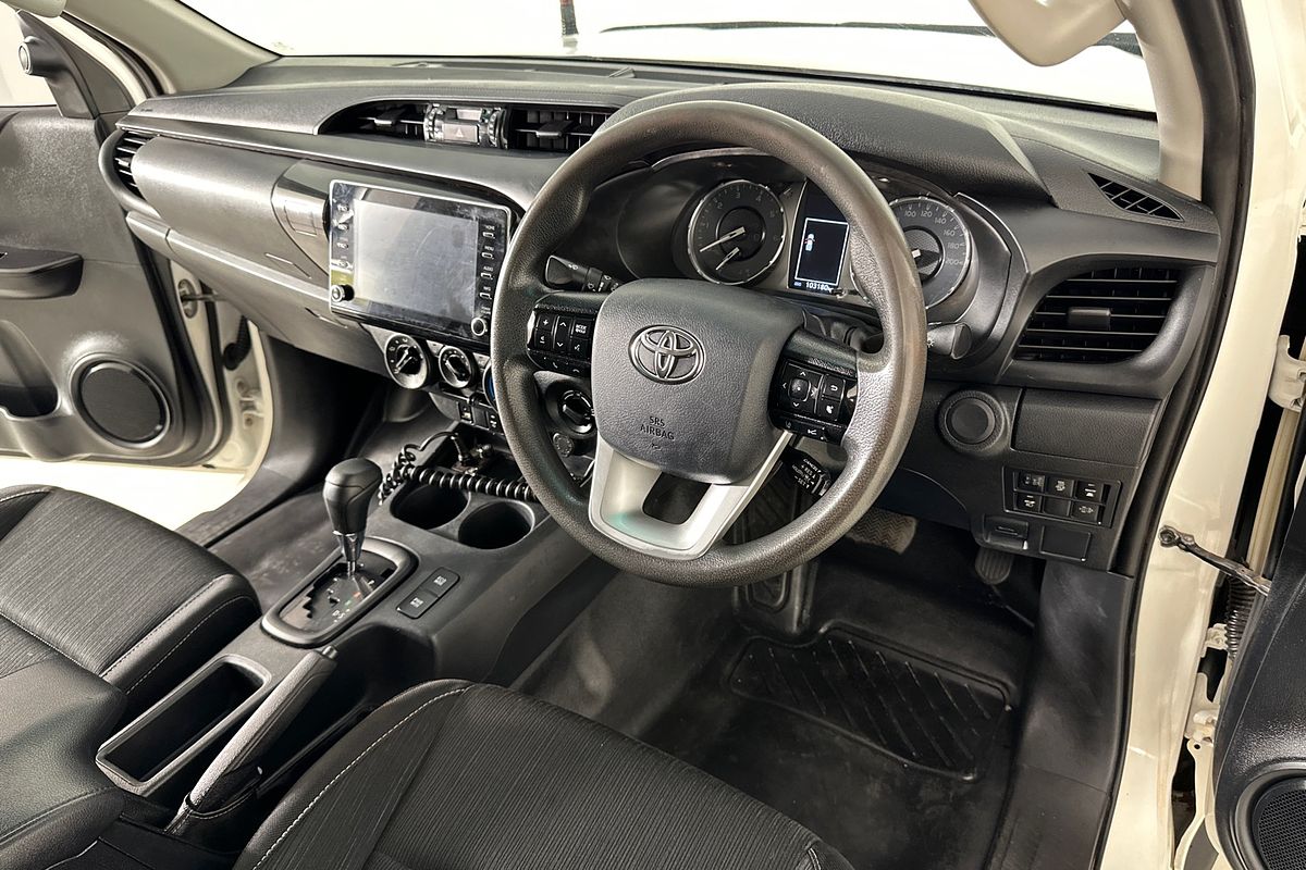 2020 Toyota HILUX SR (4x4) GUN126R FACELIFT 4X4